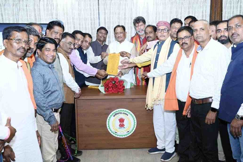 बस्तर गोंचा महापर्व 2026 का निमंत्रण लेकर मुख्यमंत्री विष्णु देव साय से मिले आयोजन समिति के प्रतिनिधि बस्तर गोंचा महापर्व 2026 का निमंत्रण लेकर मुख्यमंत्री विष्णु देव साय से मिले आयोजन समिति के प्रतिनिधि
