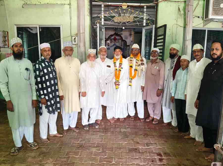 अल फ़लह मुस्लिम वेल फेयर सोसाइटी शांति नगर ने हाजियों का किया इस्तकबाल अल फ़लह मुस्लिम वेल फेयर सोसाइटी शांति नगर ने हाजियों का किया इस्तकबाल
