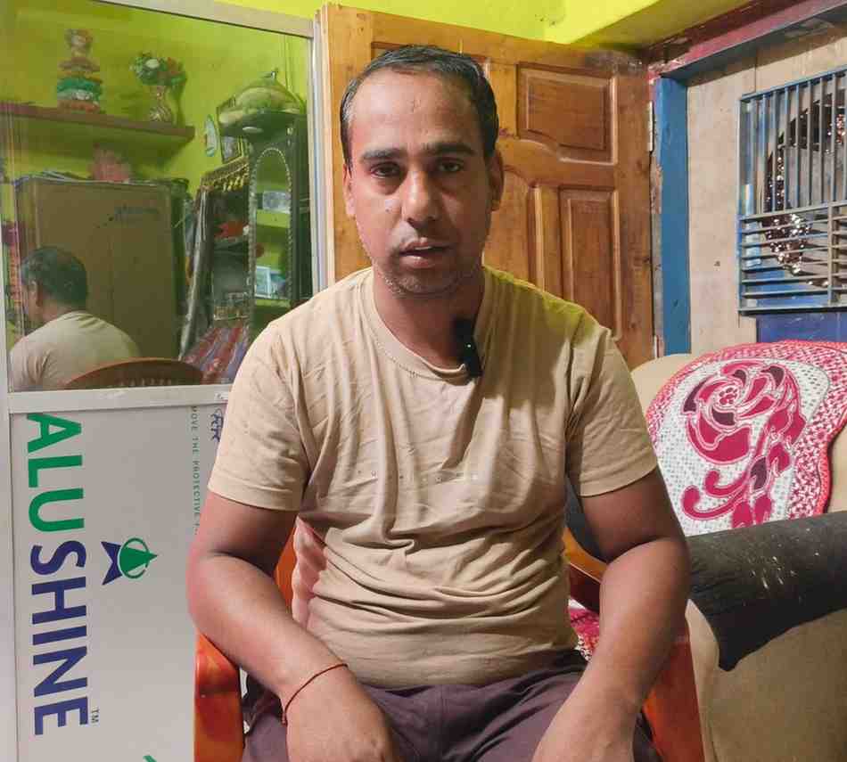 सीएम हेल्पलाइन 1076 ने 24 घंटे में दिलाया न्याय, सेवक राम के परिवार के चेहरे पर लौटी मुस्कान,लंबे समय से लंबित जाति प्रमाण पत्र की समस्या का हुआ त्वरित समाधान सीएम हेल्पलाइन 1076 ने 24 घंटे में दिलाया न्याय, सेवक राम के परिवार के चेहरे पर लौटी मुस्कान,लंबे समय से लंबित जाति प्रमाण पत्र की समस्या का हुआ त्वरित समाधान