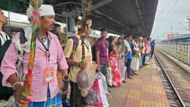बदलते बस्तर का संदेश लेकर दिल्ली रवाना हुआ बस्तर का प्रतिनिधिमंडल,राष्ट्रपति से करेंगे मुलाकात, बस्तर की समृद्ध जनजातीय संस्कृति से कराएंगे परिचित