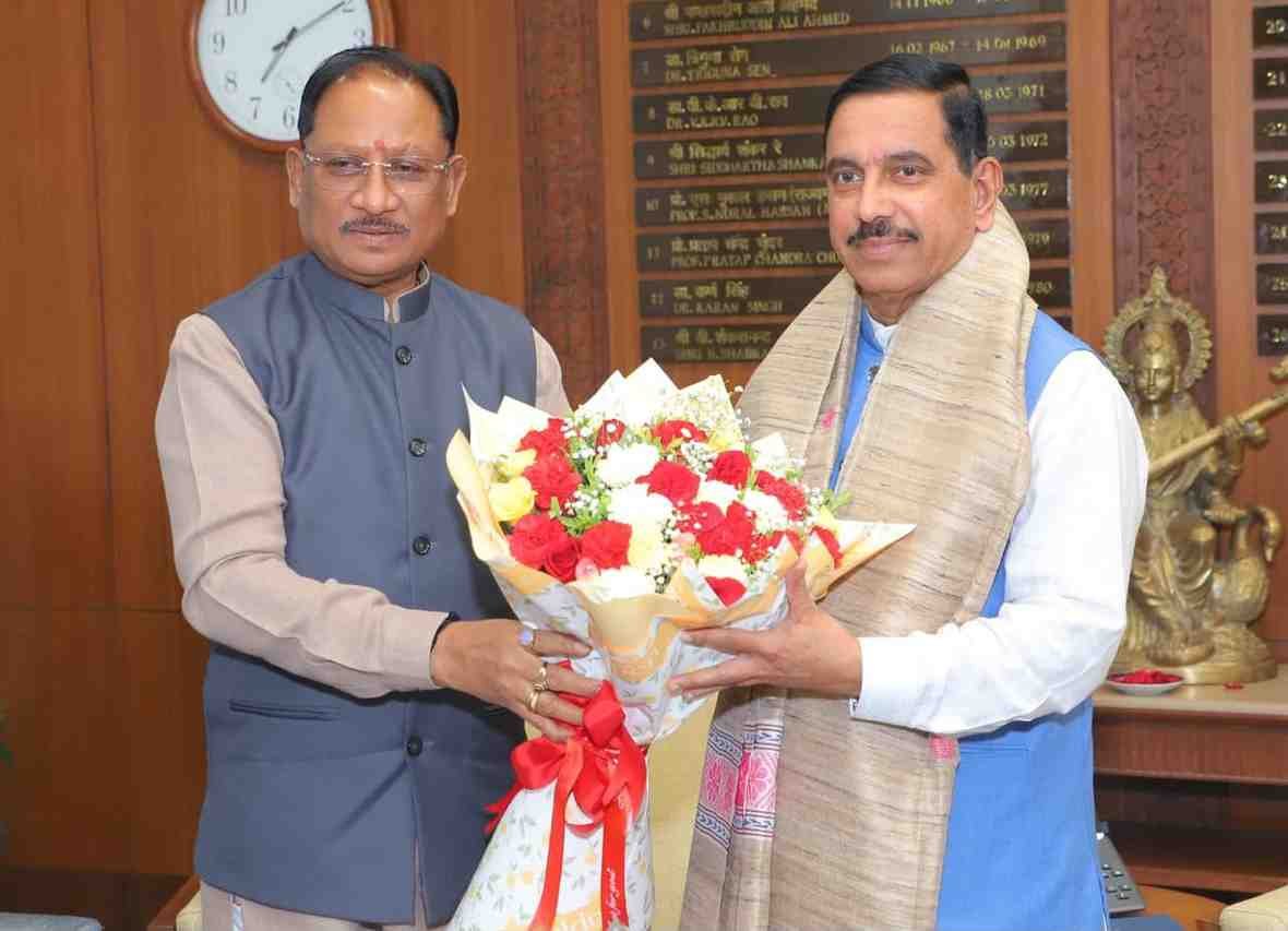 5 लाख मीट्रिक टन चावल के शीघ्र उठाव की पहल, मुख्यमंत्री विष्णुदेव साय ने केंद्रीय मंत्री से पर्याप्त रेलवे रैक उपलब्ध कराने का किया आग्रह 5 लाख मीट्रिक टन चावल के शीघ्र उठाव की पहल, मुख्यमंत्री विष्णुदेव साय ने केंद्रीय मंत्री से पर्याप्त रेलवे रैक उपलब्ध कराने का किया आग्रह