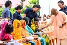 जनता दर्शन में योगी सख्त, बोले- भूमाफियाओं पर एफआईआर कर भेजें जेल