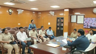 गुमला में खाद कालाबाजारी पर सख्ती, बिना ई-पॉस नहीं मिलेगा उर्वरक गुमला में खाद कालाबाजारी पर सख्ती, बिना ई-पॉस नहीं मिलेगा उर्वरक