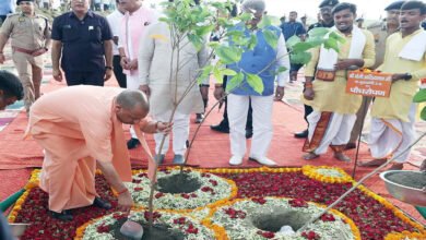 गोरखपुर से पौधरोपण महायज्ञ का शुभारंभ करेंगे मुख्यमंत्री योगी गोरखपुर से पौधरोपण महायज्ञ का शुभारंभ करेंगे मुख्यमंत्री योगी