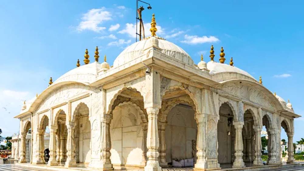 पावापुरी जल मंदिर के पास बनेगा पर्यटक सूचना केंद्र, श्रद्धालुओं को मिलेगी सुविधा पावापुरी जल मंदिर के पास बनेगा पर्यटक सूचना केंद्र, श्रद्धालुओं को मिलेगी सुविधा