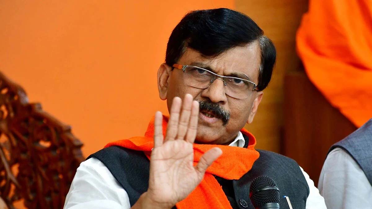 संजय राउत का दावा, फडणवीस जा सकते हैं दिल्ली महाराष्ट्र में बदलाव संभव संजय राउत का दावा, फडणवीस जा सकते हैं दिल्ली महाराष्ट्र में बदलाव संभव