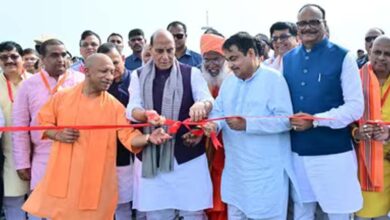 लखनऊ-कानपुर एक्सप्रेसवे का उद्घाटन, अब 40 मिनट में पूरा होगा सफर लखनऊ-कानपुर एक्सप्रेसवे का उद्घाटन, अब 40 मिनट में पूरा होगा सफर