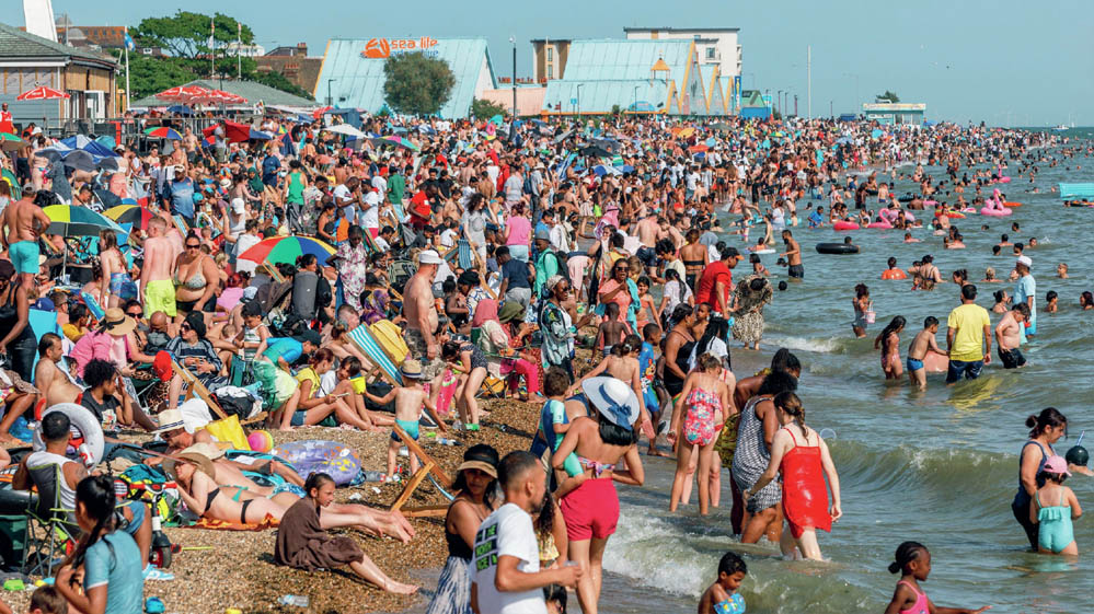 Heatwave in UK: दो महीने में 2700 मौतें, हीटवेव ने बढ़ाई चिंता, यूरोप में सऊदी जैसी गर्मी के हालात Heatwave in UK: दो महीने में 2700 मौतें, हीटवेव ने बढ़ाई चिंता, यूरोप में सऊदी जैसी गर्मी के हालात