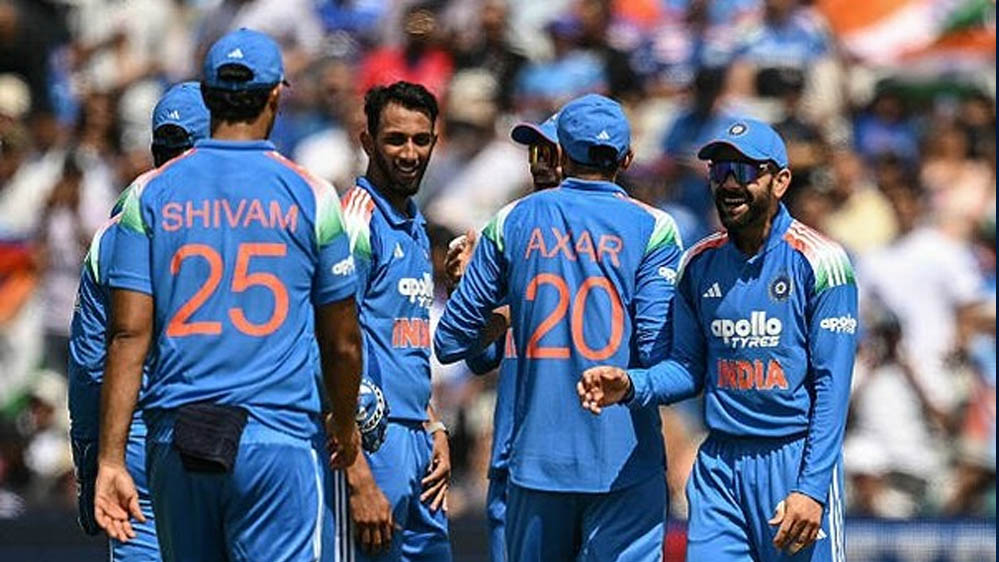 एजबेस्टन में भारतीय गेंदबाजों का जलवा, 17 ओवर में इंग्लैंड के 5 बल्लेबाज पवेलियन लौटे एजबेस्टन में भारतीय गेंदबाजों का जलवा, 17 ओवर में इंग्लैंड के 5 बल्लेबाज पवेलियन लौटे