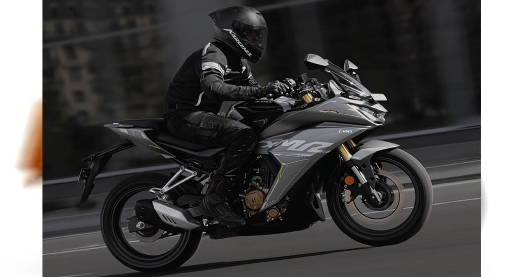 Hero Karizma XMR250 की पहली झलक, स्पोर्टी लुक और दमदार इंजन से लॉन्च से पहले मचाई हलचल Hero Karizma XMR250 की पहली झलक, स्पोर्टी लुक और दमदार इंजन से लॉन्च से पहले मचाई हलचल