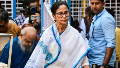 ममता बनर्जी की TMC को हाई कोर्ट से झटका, धर्मतला में रैली की अनुमति नहीं मिली ममता बनर्जी की TMC को हाई कोर्ट से झटका, धर्मतला में रैली की अनुमति नहीं मिली