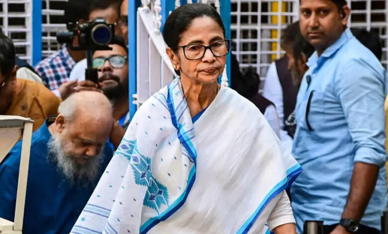 ममता बनर्जी की TMC को हाई कोर्ट से झटका, धर्मतला में रैली की अनुमति नहीं मिली ममता बनर्जी की TMC को हाई कोर्ट से झटका, धर्मतला में रैली की अनुमति नहीं मिली