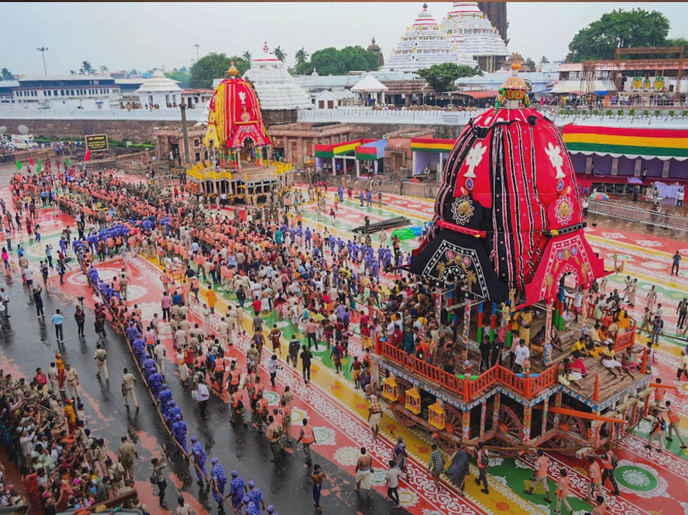Jagannath Rath Yatra 2026: झमाझम बारिश के बीच जय जगन्नाथ के जयघोष से गूंजा पुरी, लाखों श्रद्धालुओं ने किए दिव्य रथों के दर्शन Jagannath Rath Yatra 2026: झमाझम बारिश के बीच जय जगन्नाथ के जयघोष से गूंजा पुरी, लाखों श्रद्धालुओं ने किए दिव्य रथों के दर्शन