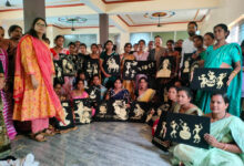 बलौदाबाजार में समूह की 40 महिलाओं को मिला धान और पैरा आर्ट का प्रशिक्षण