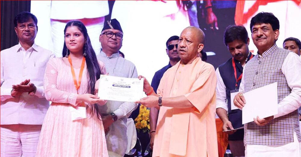 मुख्यमंत्री ने विश्व युवा कौशल दिवस-2026 के अवसर पर 11 युवाओं को किया सम्मानित मुख्यमंत्री ने विश्व युवा कौशल दिवस-2026 के अवसर पर 11 युवाओं को किया सम्मानित