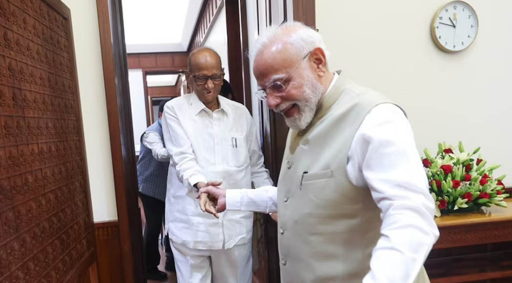 CJP मंच से PM मोदी तक! प्रदर्शन के बीच शरद पवार और सुप्रिया सुले ने की मुलाकात, बढ़ी सियासी चर्चा CJP मंच से PM मोदी तक! प्रदर्शन के बीच शरद पवार और सुप्रिया सुले ने की मुलाकात, बढ़ी सियासी चर्चा