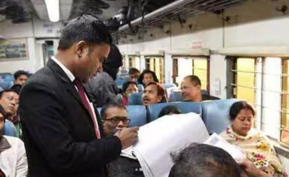 रेलवे का नया नियम! कैमरे के साथ टिकट चेक करेंगे TTE, यात्रियों से हर बातचीत होगी रिकॉर्ड