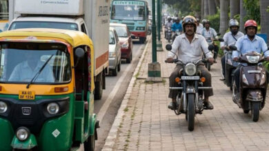 फुटपाथ पर कार या बाइक दौड़ाई तो ₹5,000 का जुर्माना! कर्नाटक सरकार का बड़ा प्रस्ताव फुटपाथ पर कार या बाइक दौड़ाई तो ₹5,000 का जुर्माना! कर्नाटक सरकार का बड़ा प्रस्ताव