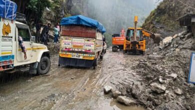 Uttarakhand Weather: उत्तराखंड में मूसलाधार बारिश से हालात बेकाबू, फ्लैश फ्लड का अलर्ट; कई जिलों में स्कूल बंद