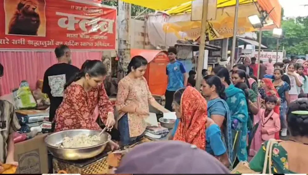 गुरु पूर्णिमा पर उमड़ा आस्था का सैलाब! खंडवा के दादा दरबार में पहुंचे डेढ़ लाख श्रद्धालु, 500 जगह भंडारे