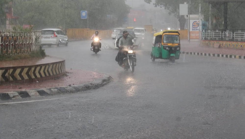 बालाघाट में 24 घंटे में 3 इंच बारिश, नदी-नाले उफान पर; MP के 15 जिलों में भारी से अति भारी बारिश का अलर्ट