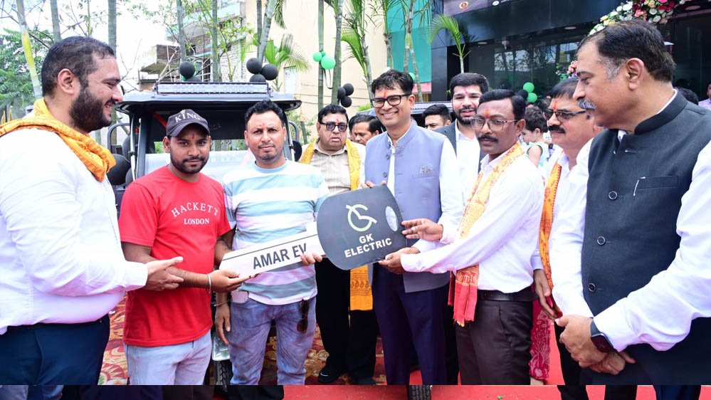 रायपुर : वित्त मंत्री ओपी चौधरी ने किया जीके इलेक्ट्रिक शोरूम का शुभारंभ
