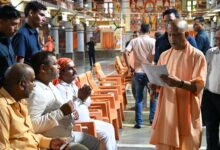 गोरखपुर जनता दर्शन में सीएम योगी ने सुनी 250 लोगों की समस्याएं