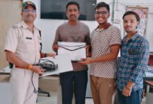 आरपीएफ ने ₹70 हजार मूल्य का लैपटॉप व महत्वपूर्ण दस्तावेजों से भरा बैग यात्री को सकुशल लौटाया