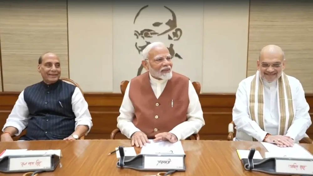 मोदी कैबिनेट के बड़े फैसले: किसानों को अगले 5 साल तक ₹6,000 मिलेंगे, PM सूर्य सरोवर योजना को मंजूरी मोदी कैबिनेट के बड़े फैसले: किसानों को अगले 5 साल तक ₹6,000 मिलेंगे, PM सूर्य सरोवर योजना को मंजूरी