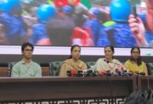 पापा की यूनिफॉर्म खून से लाल थी’—घायल पुलिसकर्मी की बेटी का छलका दर्द, CJP प्रदर्शन पर उठाए सवाल