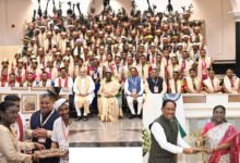 राष्ट्रपति द्रौपदी से बस्तर पंडुम-2026 विजेताओं, परगना मांझी और पद्म पुरस्कार विजेताओं की मुलाकात