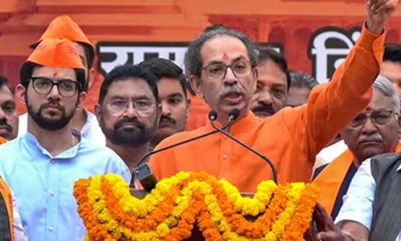 शिंदे गुट में शिवसेना UBT के 6 सांसदों के विलय को मंजूरी, कोर्ट जाएगा मामला शिंदे गुट में शिवसेना UBT के 6 सांसदों के विलय को मंजूरी, कोर्ट जाएगा मामला