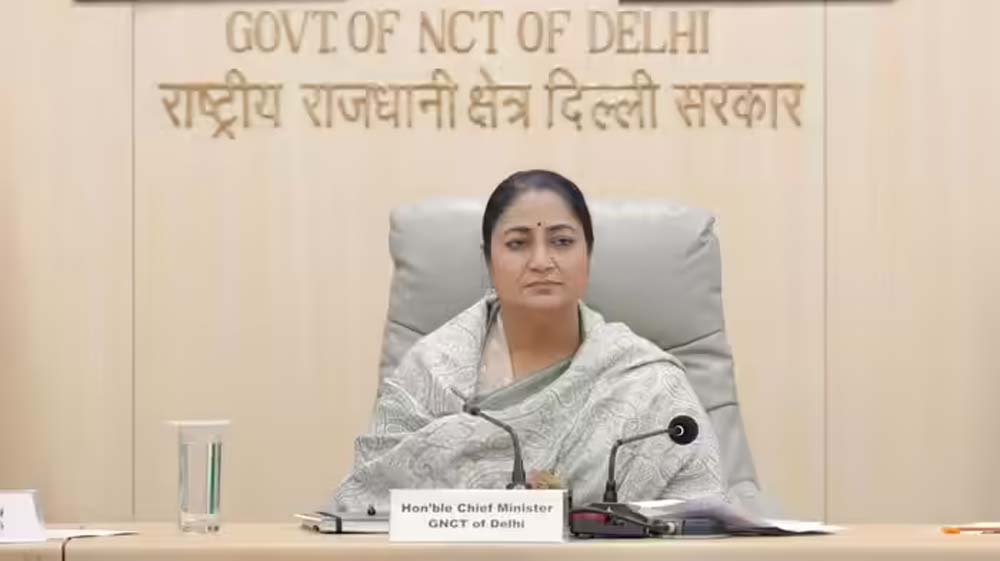 दिल्ली सरकार का बड़ा प्रशासनिक फेरबदल, वित्त विभाग के 52 अधिकारियों का तबादला