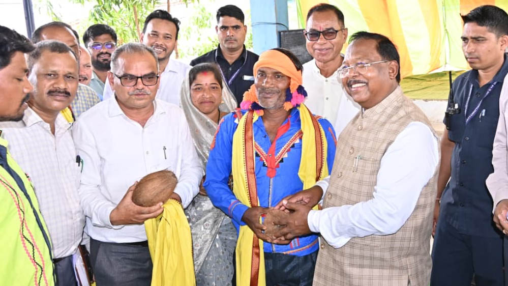 रायपुर : कृत्रिम गर्भाधान से पशुधन विकास की मिसाल बना ग्राम पुरी रायपुर : कृत्रिम गर्भाधान से पशुधन विकास की मिसाल बना ग्राम पुरी