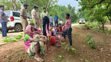 धर्मांतरण के बाद ग्रामीण विवाद, ग्रामसभा ने परिवार को गांव से बाहर किया; धार्मिक परंपराओं से दूरी का आरोप