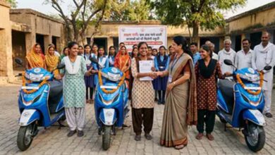 यूपी में गरीब छात्राओं को 75 प्रतिशत अंकों पर भी मिलेगी रानी लक्ष्मीबाई स्कूटी
