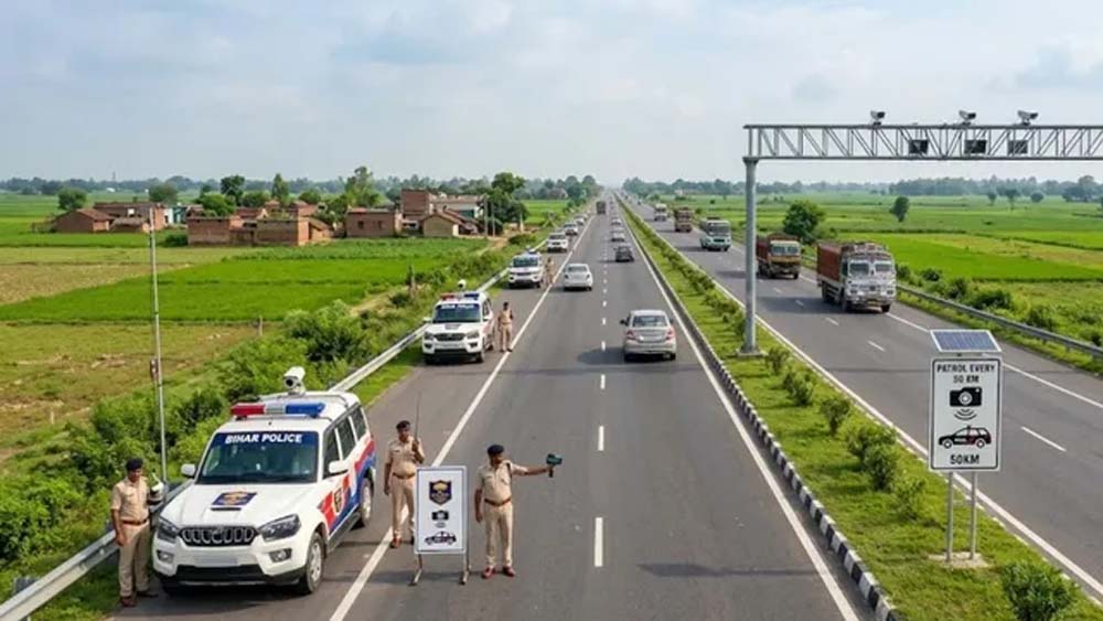 बिहार के 6300 किमी एनएच पर होगी निगरानी, मिलेंगे 58 नए इंटरसेप्टर वाहन बिहार के 6300 किमी एनएच पर होगी निगरानी, मिलेंगे 58 नए इंटरसेप्टर वाहन