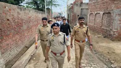 मथुरा बना साइबर ठगों का अड्डा, पुलिस की छापेमारी में 40 शातिर गिरफ्तार