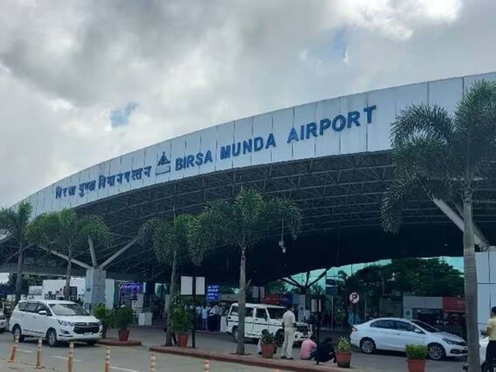 रांची बिरसा मुंडा एयरपोर्ट को अंतरराष्ट्रीय उड़ानों की मंजूरी की दिशा में बड़ा कदम रांची बिरसा मुंडा एयरपोर्ट को अंतरराष्ट्रीय उड़ानों की मंजूरी की दिशा में बड़ा कदम