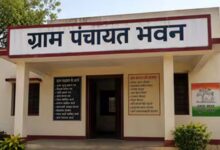 बरेली में आयुष्मान कार्ड लापरवाही पर 15 एडीओ और 150 सचिवों की सैलरी रोकी