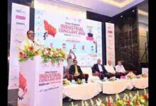यूपी को ट्रिलियन डॉलर अर्थव्यवस्था बनाने की तैयारी, औद्योगिक विकास पर मंथन