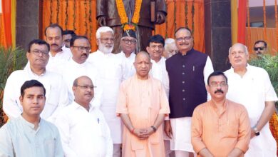 योगी आदित्यनाथ ने डॉ. श्यामा प्रसाद मुखर्जी को भारत की एकता का महान सपूत बताया योगी आदित्यनाथ ने डॉ. श्यामा प्रसाद मुखर्जी को भारत की एकता का महान सपूत बताया