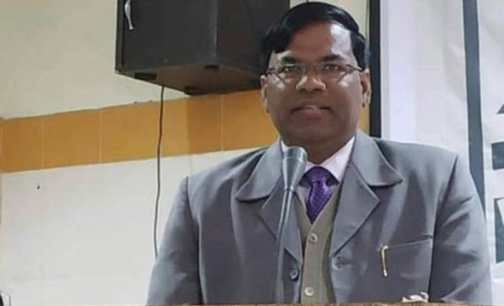 ज्ञानवापी केस से जुड़े जज रवि कुमार दिवाकर चर्चा में, 3 महीने में 13 दोषियों को सुनाई फांसी की सजा ज्ञानवापी केस से जुड़े जज रवि कुमार दिवाकर चर्चा में, 3 महीने में 13 दोषियों को सुनाई फांसी की सजा