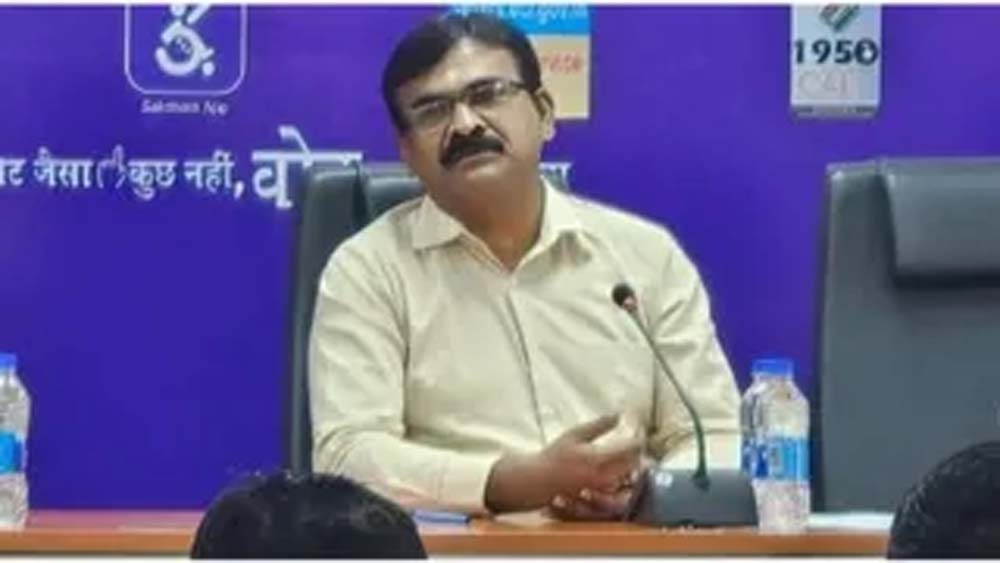विदेशी नागरिकों ने मतदाता प्रपत्र भरा तो सीधे दर्ज होगी एफआईआर विदेशी नागरिकों ने मतदाता प्रपत्र भरा तो सीधे दर्ज होगी एफआईआर