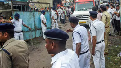 मारा गया बंगाल का दरिंदा! दुष्कर्म के आरोपी का एनकाउंटर, महुआ मोइत्रा ने पुलिस कार्रवाई पर उठाए सवाल मारा गया बंगाल का दरिंदा! दुष्कर्म के आरोपी का एनकाउंटर, महुआ मोइत्रा ने पुलिस कार्रवाई पर उठाए सवाल