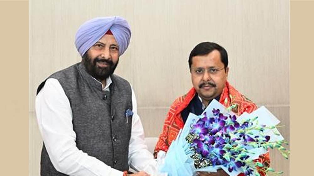 ‘राम मंदिर की जगह अस्पताल’ वाले बयान पर BJP का हमला, ढिल्लों बोले- केजरीवाल का मंदिर प्रेम सिर्फ चुनावी दिखावा ‘राम मंदिर की जगह अस्पताल’ वाले बयान पर BJP का हमला, ढिल्लों बोले- केजरीवाल का मंदिर प्रेम सिर्फ चुनावी दिखावा