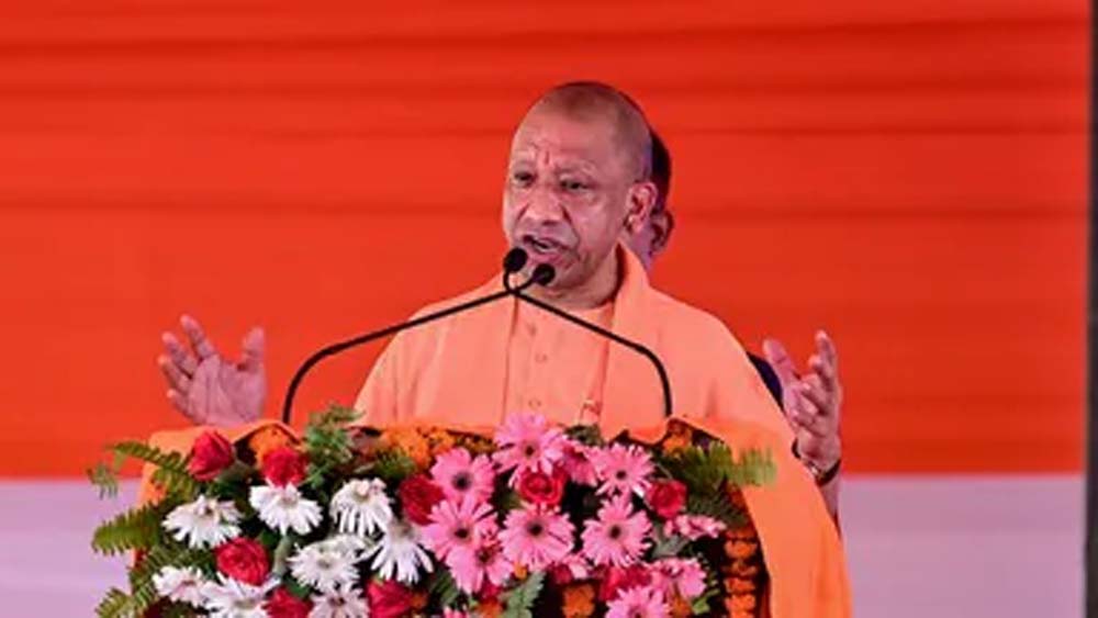 सीएम योगी की शिक्षकों को नसीहत, युवाओं को फर्जी सूचनाओं से बचाएं सीएम योगी की शिक्षकों को नसीहत, युवाओं को फर्जी सूचनाओं से बचाएं