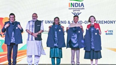 ग्लासगो कॉमनवेल्थ गेम्स के लिए रवाना हुआ भारतीय दल, खिलाड़ियों को मिली भव्य विदाई ग्लासगो कॉमनवेल्थ गेम्स के लिए रवाना हुआ भारतीय दल, खिलाड़ियों को मिली भव्य विदाई