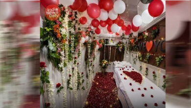 Train ‘Suhagrat Coach’ Viral Video: 1AC कोच सजाने पर बढ़ा बवाल, रेलवे ने TC को किया सस्पेंड