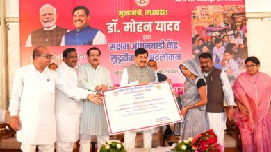 आदर्श आंगनवाड़ी केंद्र बच्चों के सर्वांगीण विकास की प्रथम पाठशाला : मुख्यमंत्री डॉ. यादव